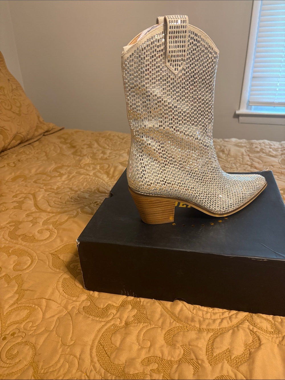 Women's Textured Metallic Western Boot - Silver